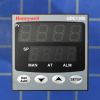 Honeywell DC1202-1-0-0-0-1-0-0-0 Controller
